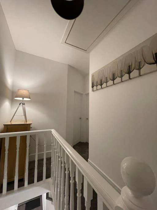 Modern, Spacious And Central Location Aberdare Exterior photo