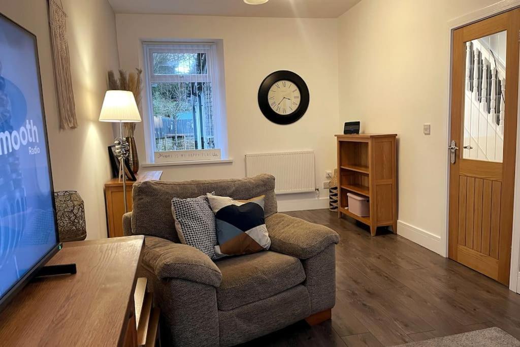 Modern, Spacious And Central Location Aberdare Exterior photo